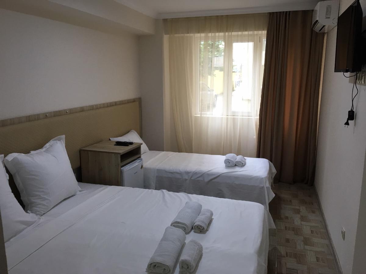 Femi Ji Hotel Batumi Kültér fotó